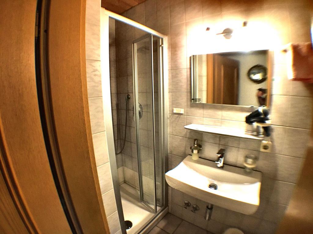 Gaestehaus Brigitte Гармиш-Партенкирхен Экстерьер фото