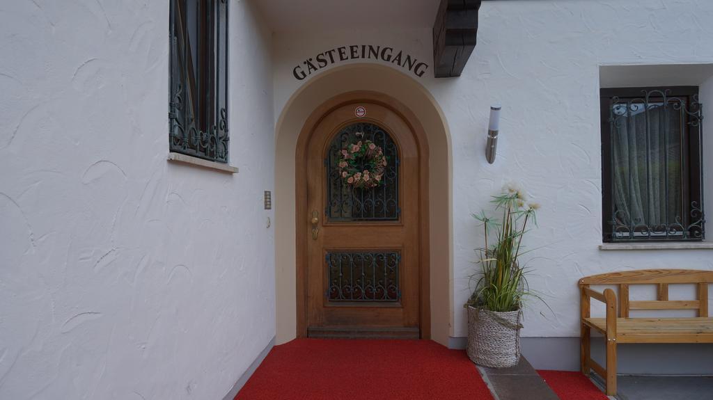 Gaestehaus Brigitte Гармиш-Партенкирхен Экстерьер фото