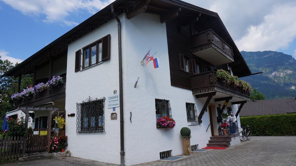 Gaestehaus Brigitte Гармиш-Партенкирхен Экстерьер фото